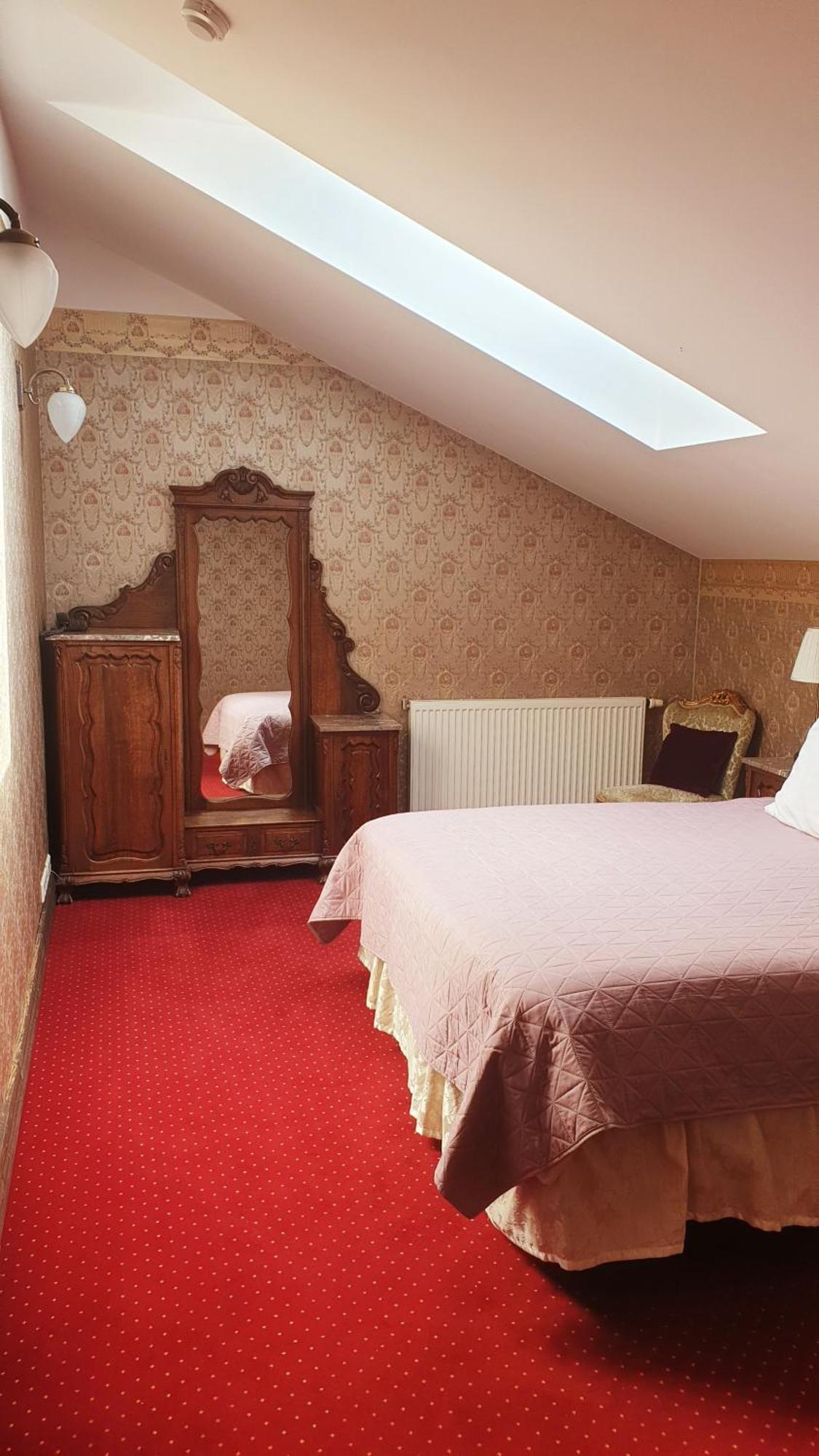 St. Peterburg Hotel Parnu Ngoại thất bức ảnh
