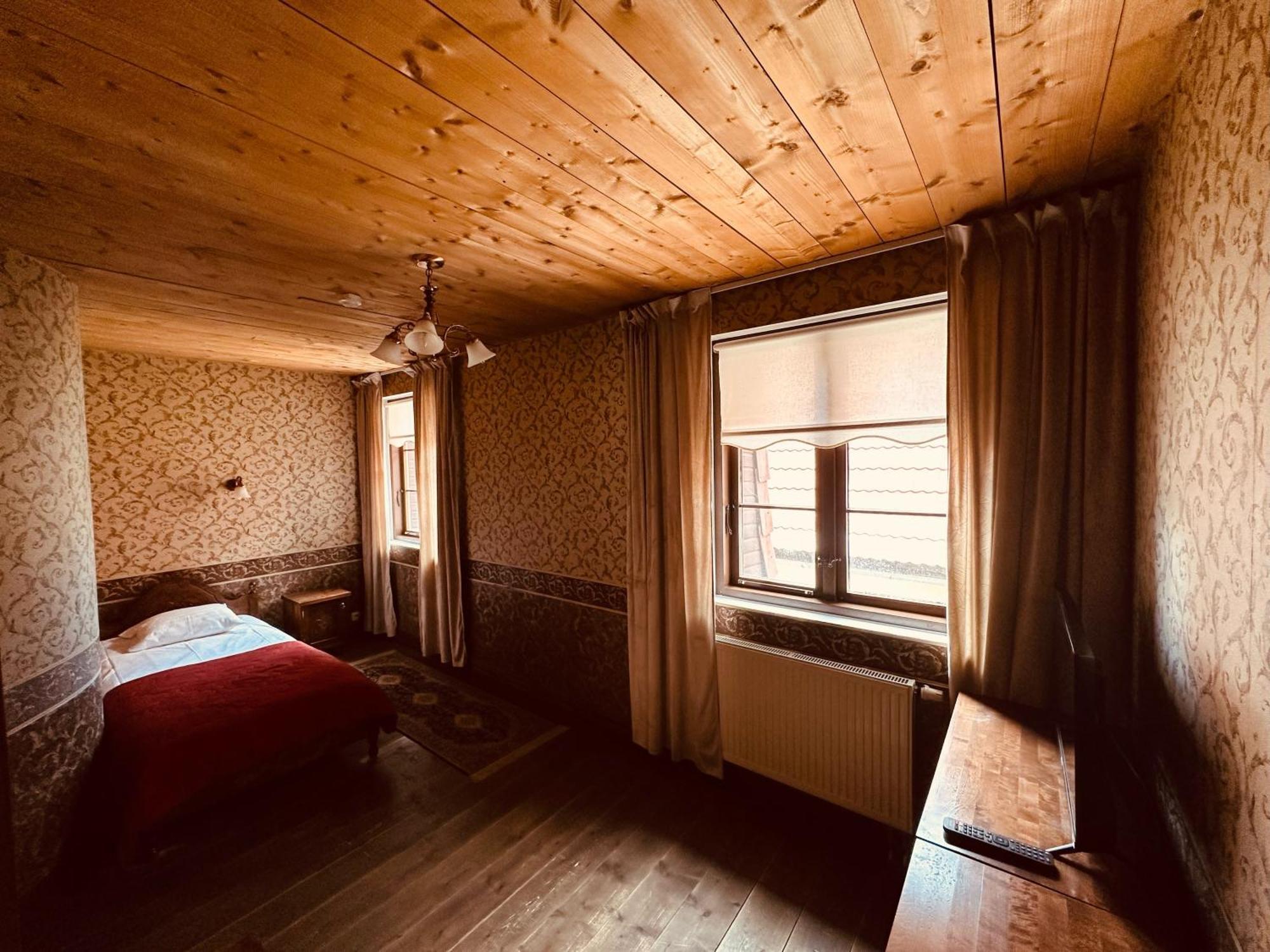 St. Peterburg Hotel Parnu Ngoại thất bức ảnh