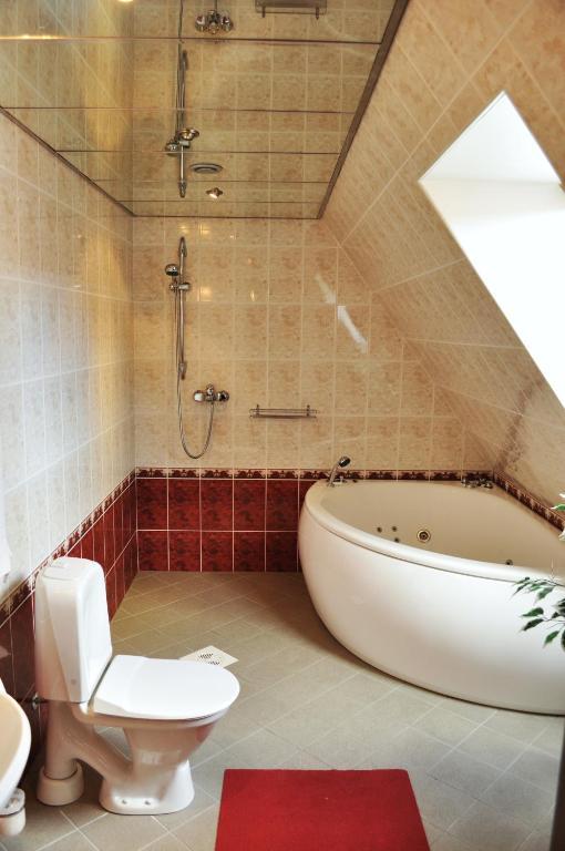 St. Peterburg Hotel Parnu Phòng bức ảnh